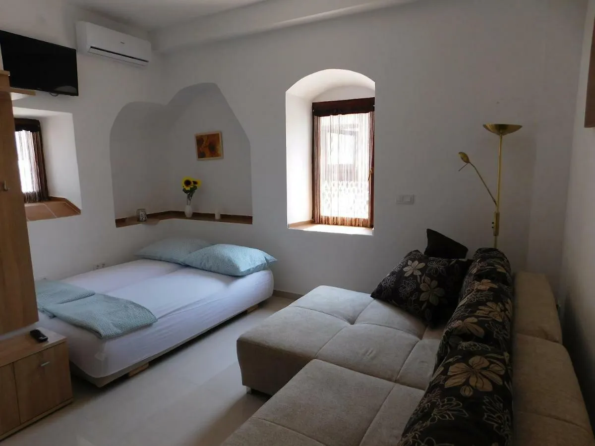 Apartment Suncokret Медулин