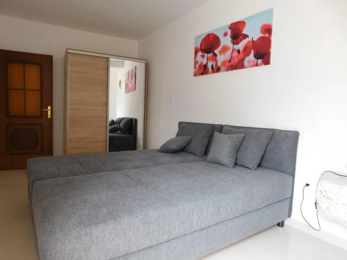 Apartment Suncokret Медулин