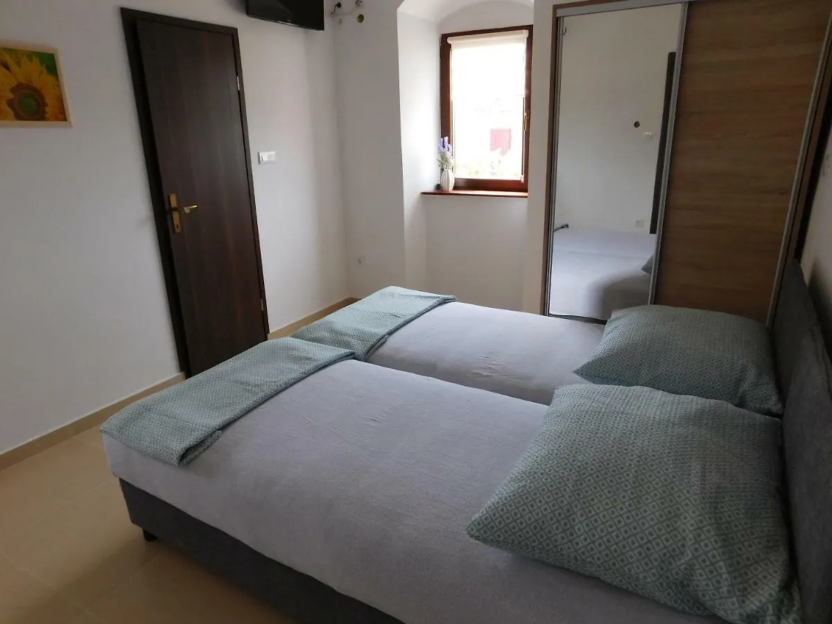 Apartment Suncokret Медулин