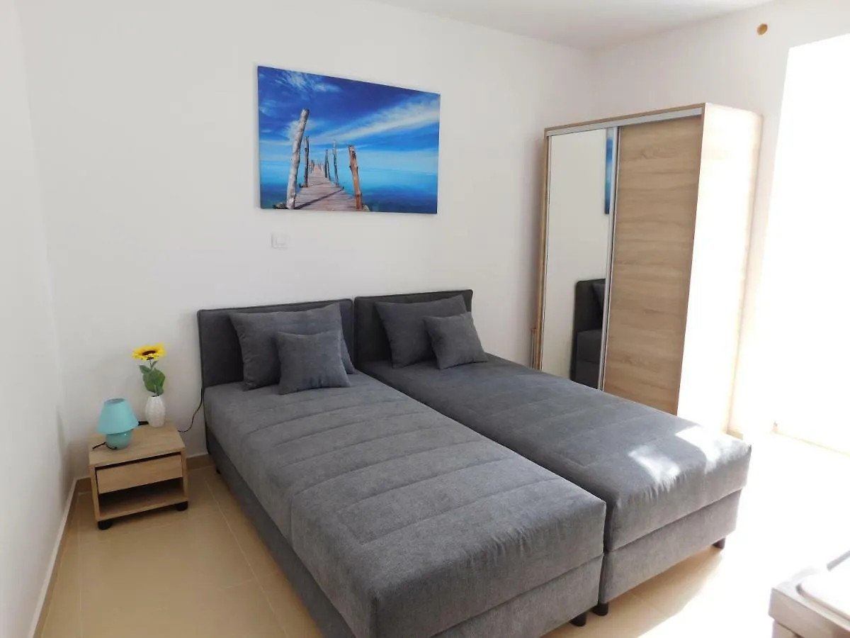 Apartment Suncokret Медулин