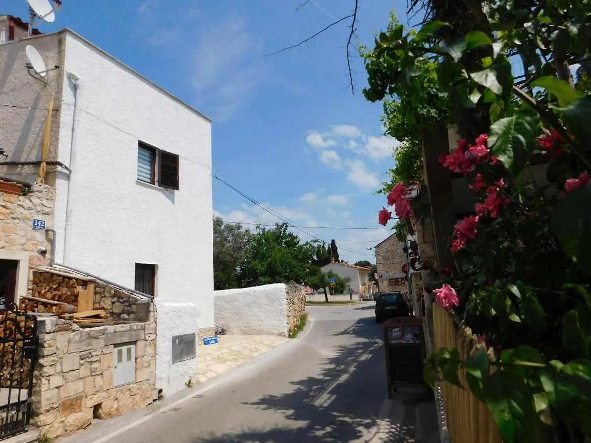 Apartment Suncokret Медулин